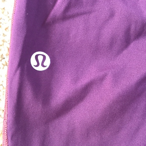 LULULEMON Athletica Size 6 berry work out tights - Picture 7 of 8